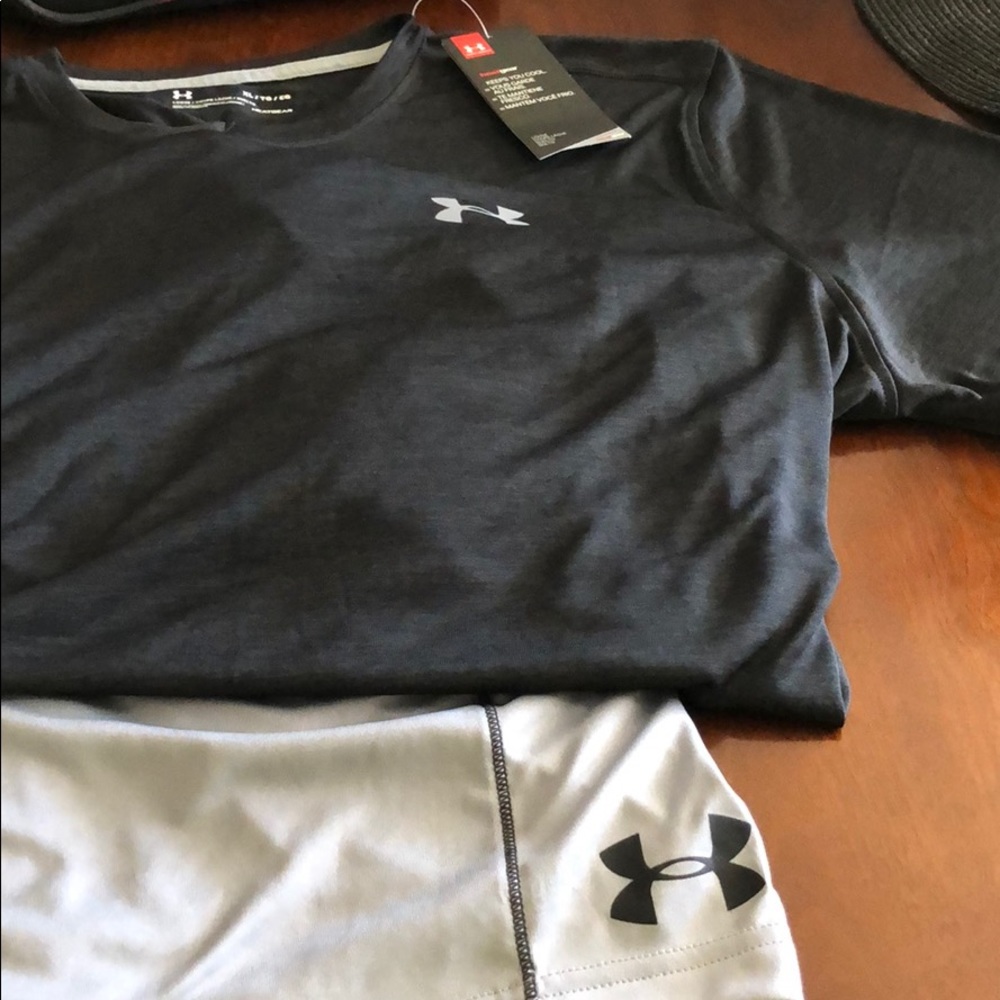 🆕 men’s under armor XL heat gear top black